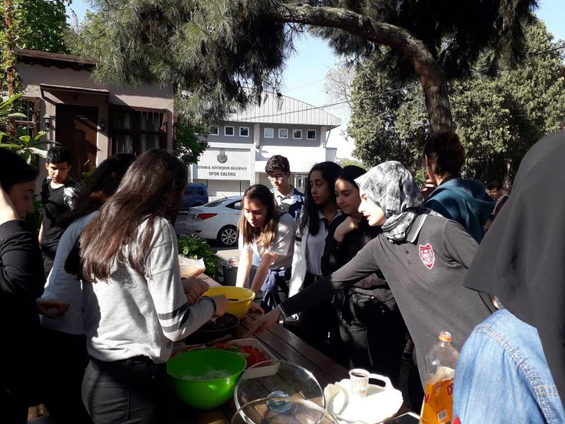 11-B Sınıfı Mangal Partisi